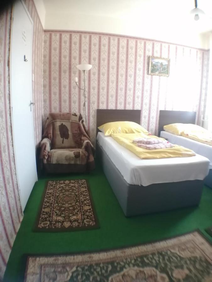 Hotel Jocó Panzió Nyíregyháza Zewnętrze zdjęcie